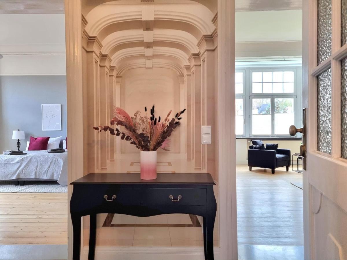 Charysma - Jugendstil Trifft Moderne, Schlafzimmer Mit Smart-Tv, Tischfussball, Darts, Parkplatz Hamelin Zewnętrze zdjęcie